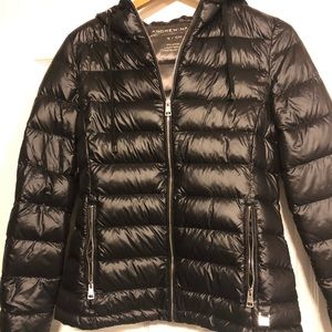 Andrew Marc women’s small rain coat